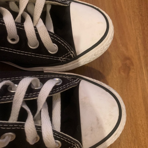 Black Low-top Converse - Picture 3 of 4